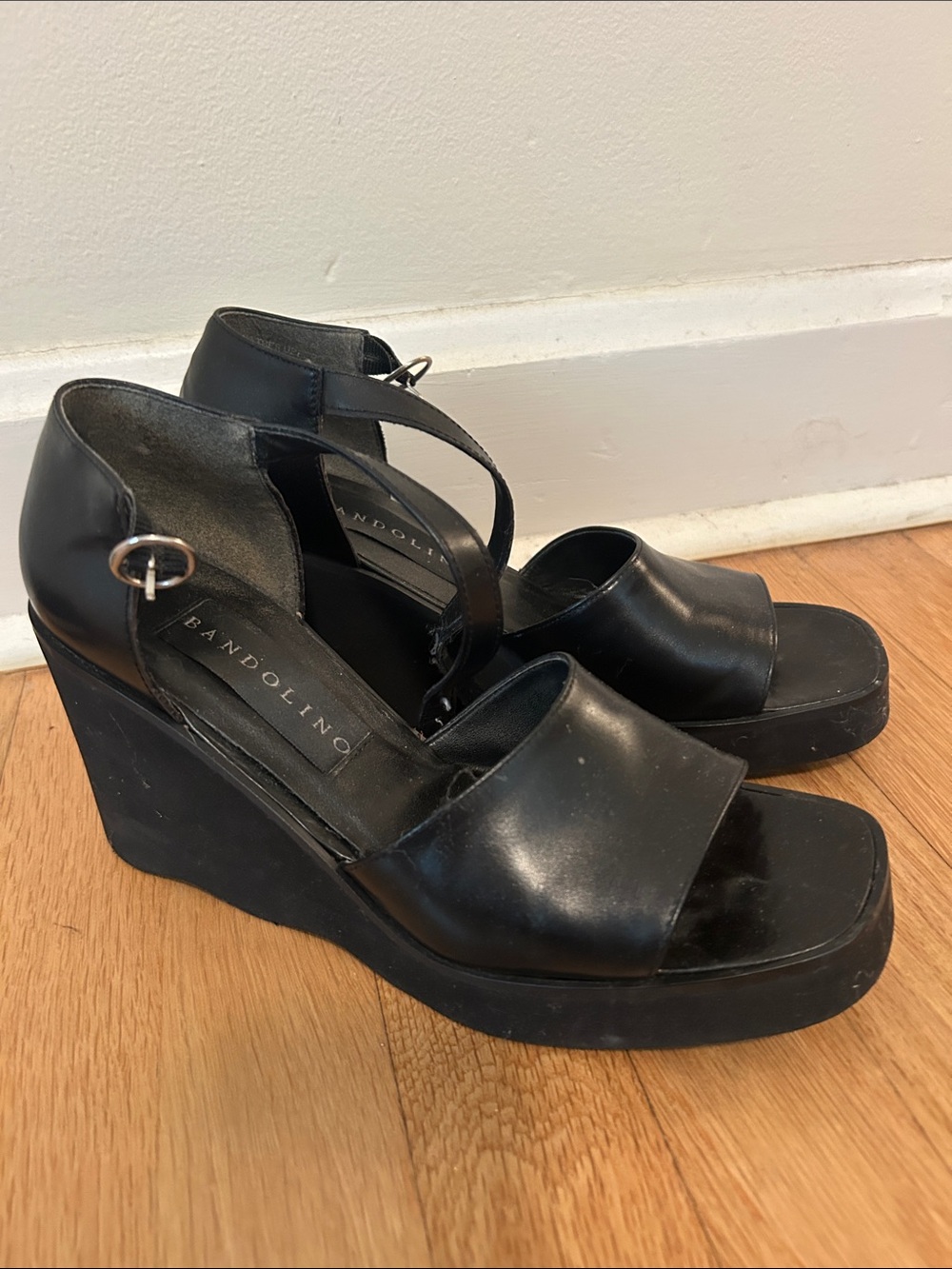 Bandolino Black Leather Platform Wedge Sandals